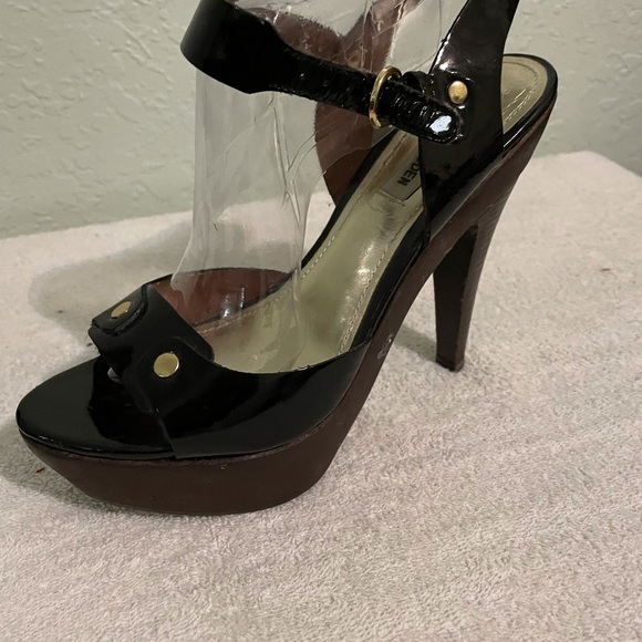 Heels - Picture 4 of 8